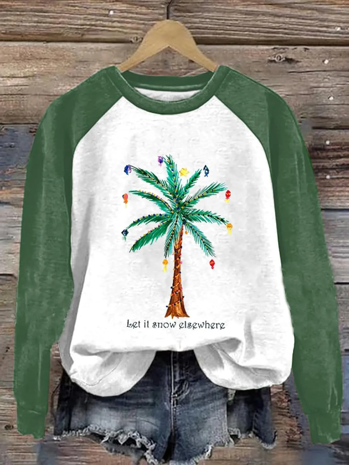 Christmas Palm Tree Sweatshirt for Women Hawaiian Beach Tropical Xmas Pullover Christmas Graphic Long Sleeve Shirt