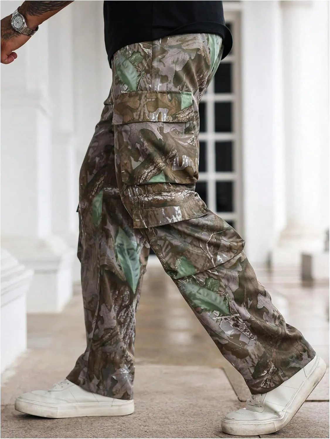 Verdusa Men's Camo Cargo Pants Straight Leg Drawstring Waist Long Trousers with Multi Pockets