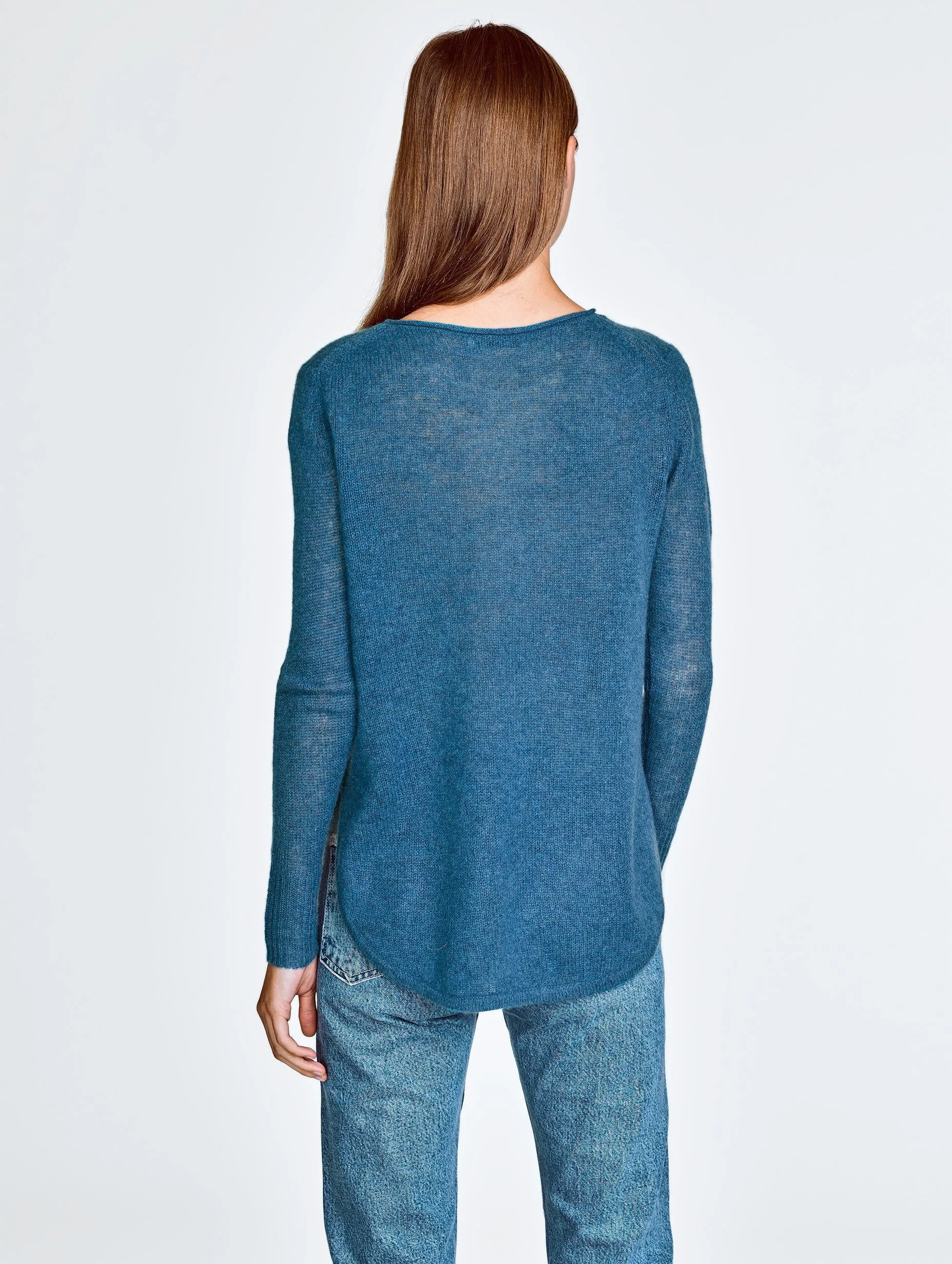 White   Warren - Featherweight Shirttail Crewneck in Dark Sapphire Heather