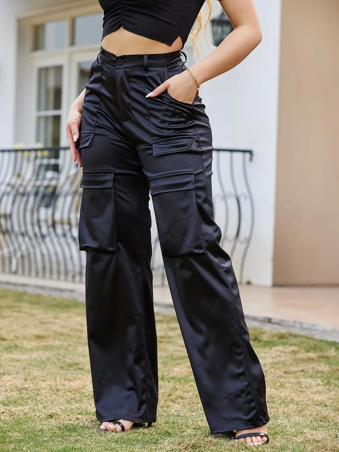 Womens High Waisted Satin Cargo Pants Loose Fit Wide Leg Trousers with Pockets Trendy Outfit