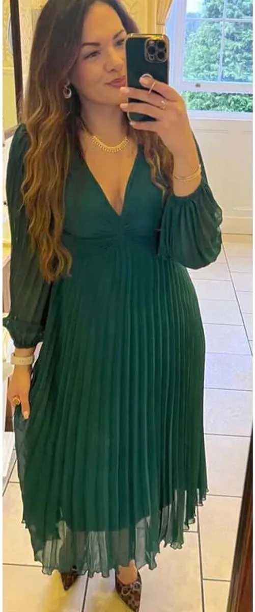 Women's V Neck Wedding Guest Dress Pleated Long Sleeves Formal Evening Party Gowns Modern Chiffon Reception Dresses